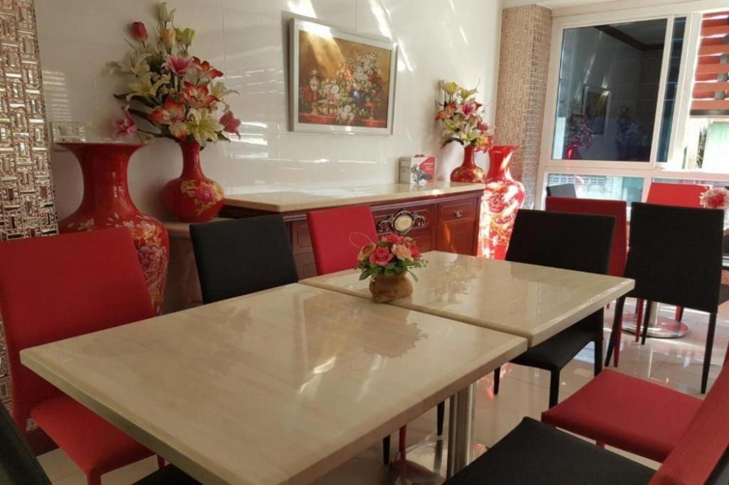 V-House Hotel Trang Exterior photo