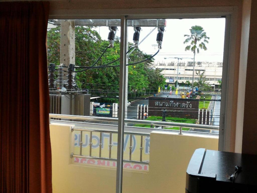 V-House Hotel Trang Exterior photo